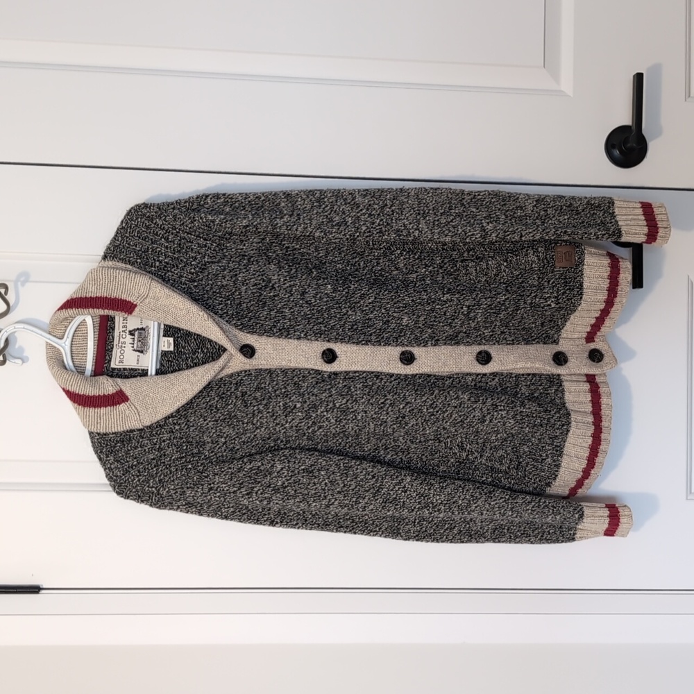 Roots cabin sweater: Women’s MEDIUM